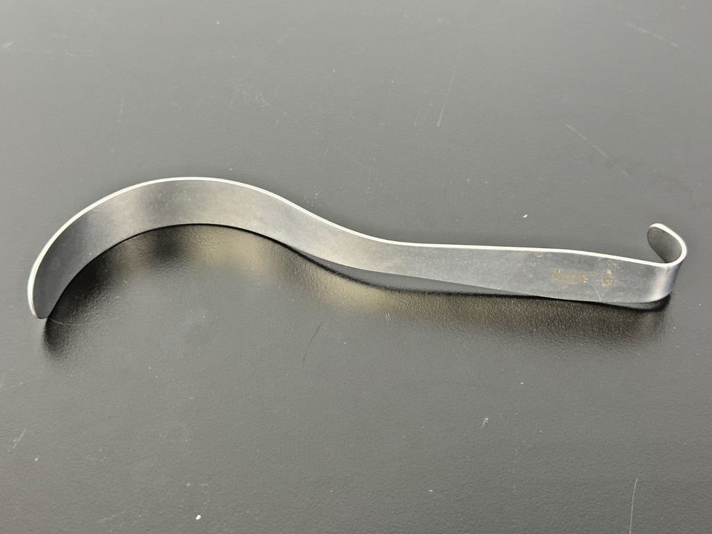 Aesculap BT601R Deaver Retractor Fig 00 8.5in 22mm Stainless Steel0