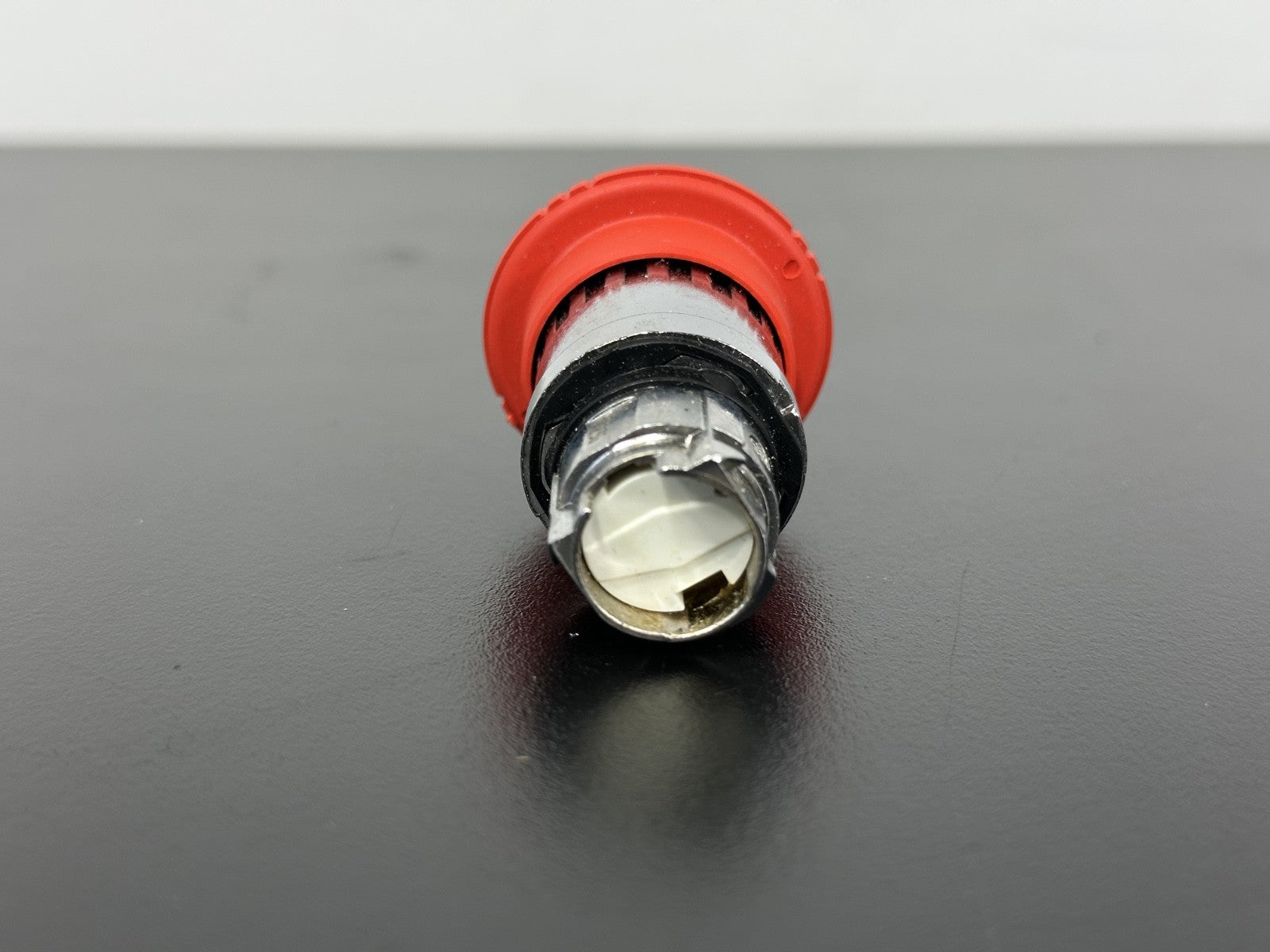 Schneider Electric ZB4BS844 Red Emergency Stop Push Button Head2
