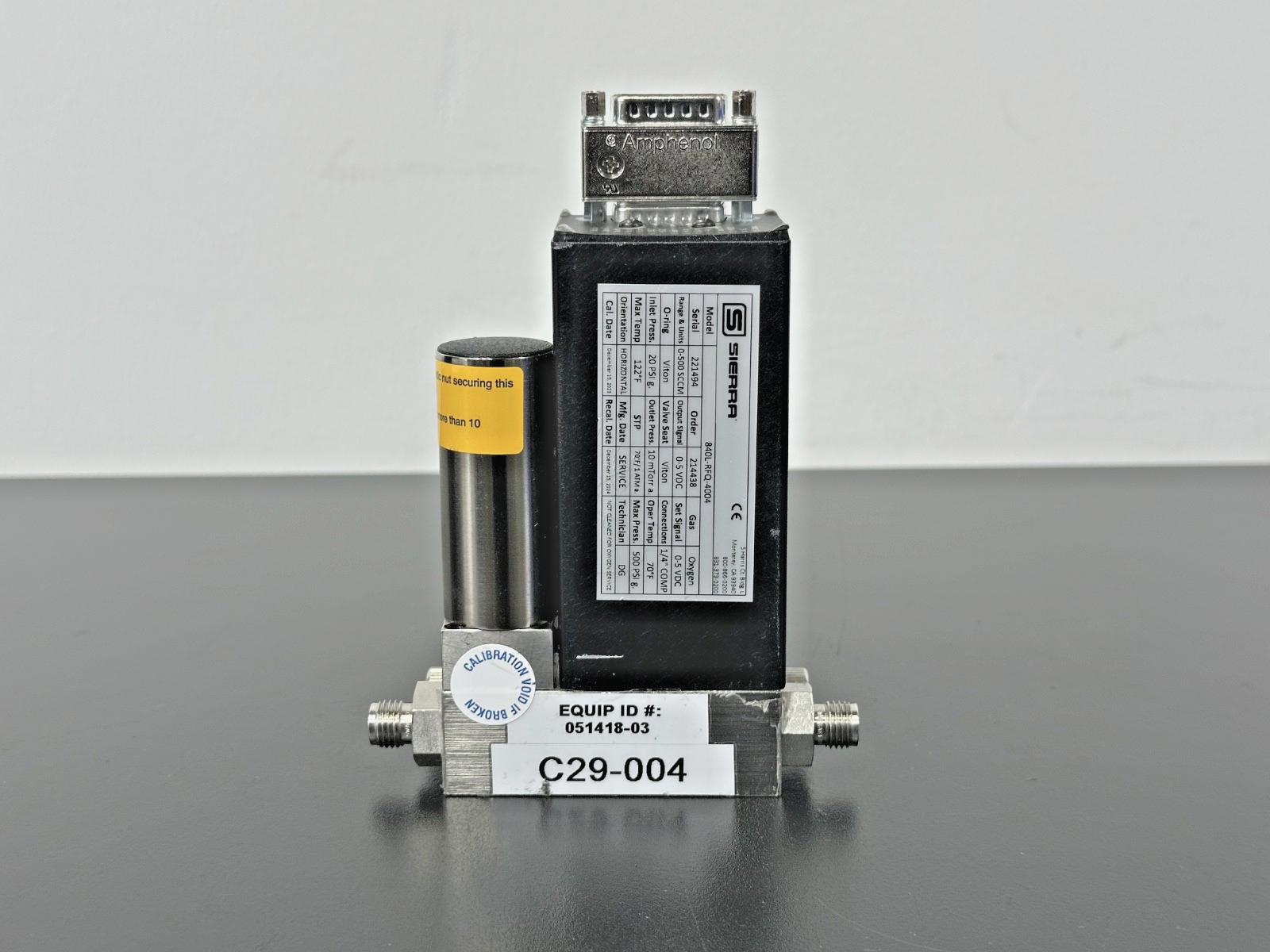 Sierra SideTrak 840 Mass Flow Controller 500 SCCM Oxygen 0 5V1