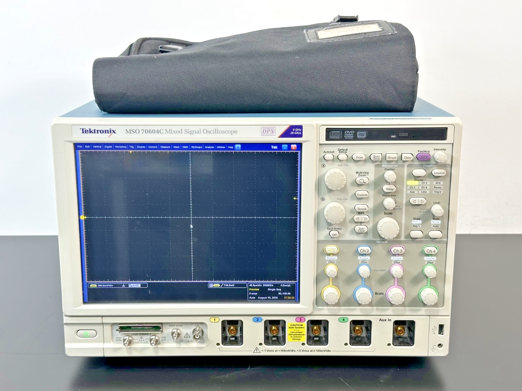 Tektronix MSO70604C 6GHz 25GS/s Mixed Signal Oscilloscope w/ Accessories Working1