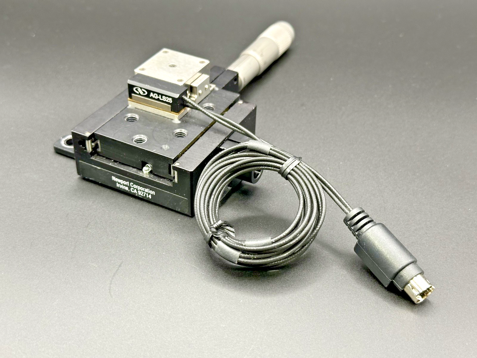 Newport M-460A Series Linear Stage w/ AG-LS25 Piezo Stage & Micrometer2