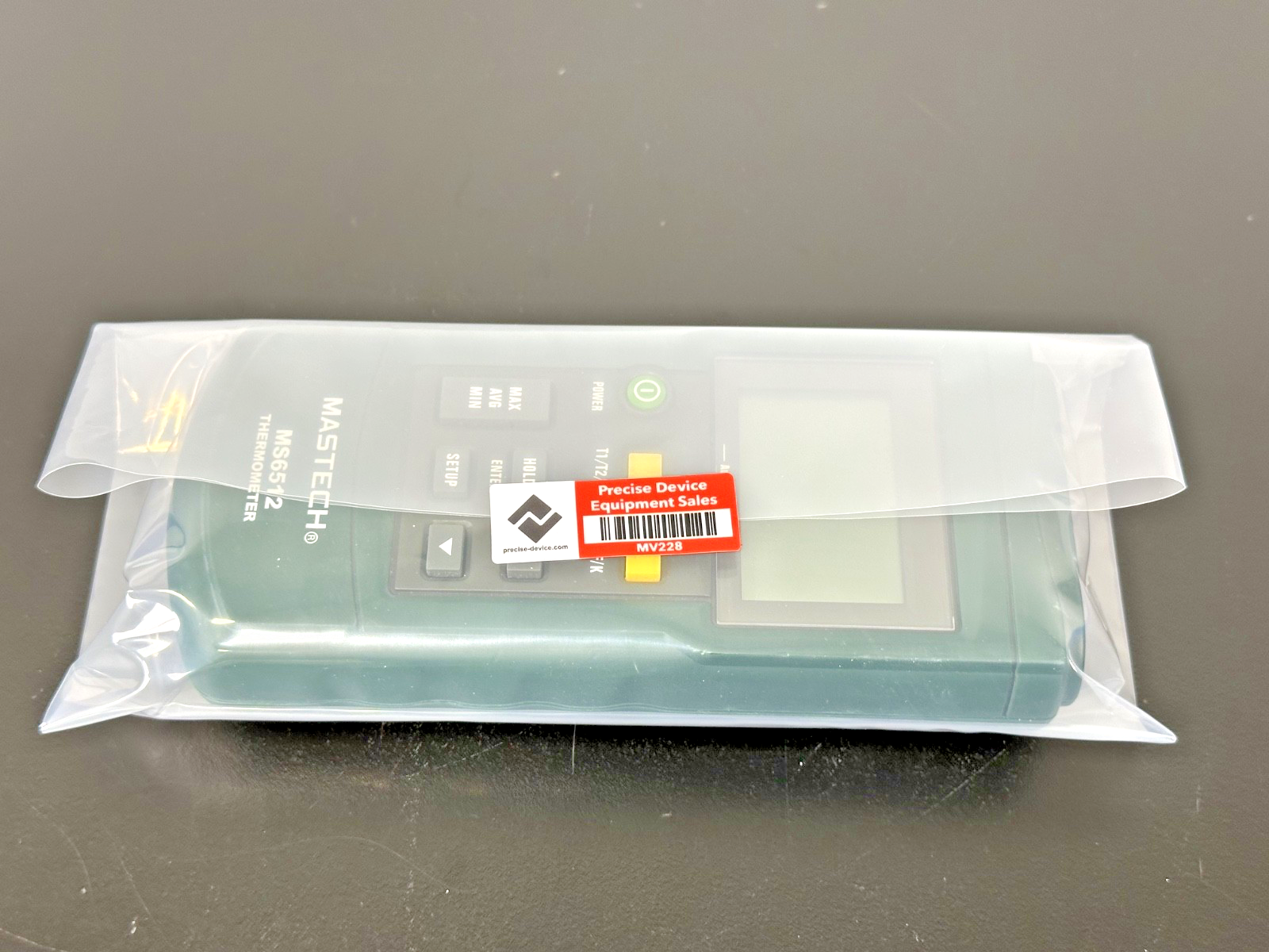 Mastech MS6512 Dual Channel Digital Thermocouple Thermometer Working4