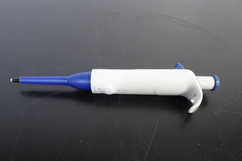BIOHIT m200 20   200 uL ADJUSTABLE PIPETTE PIPET4