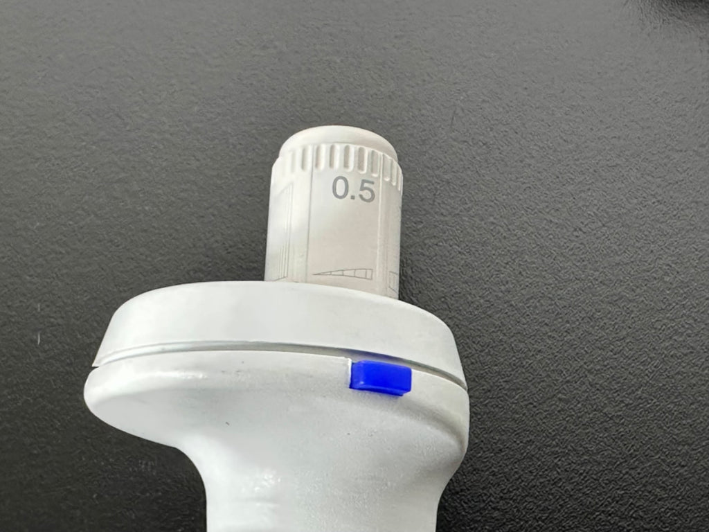 Lot of 2 Eppendorf Reference Adjustable Pipettes 0.5 10uL Germany2