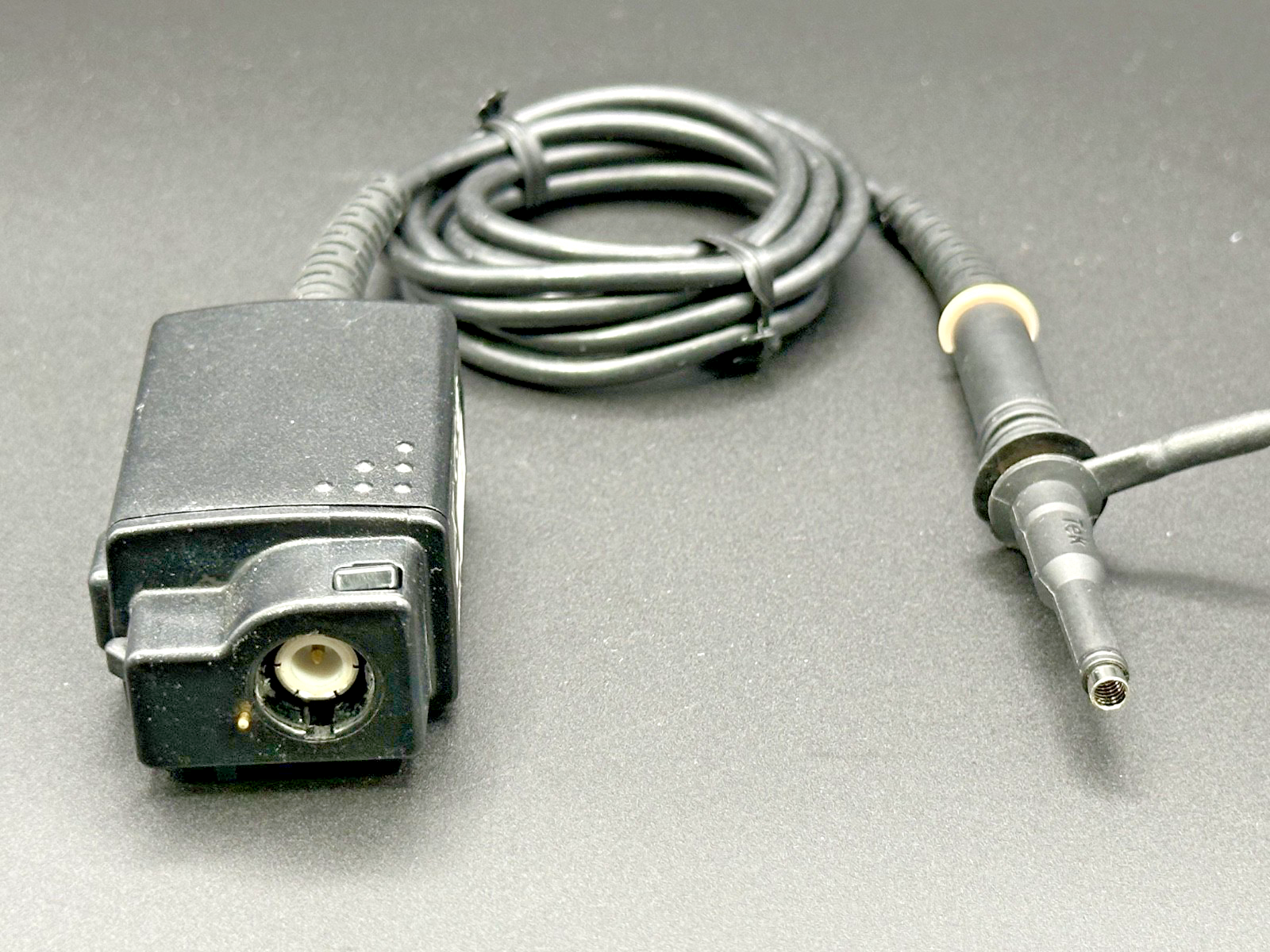 Tektronix TPP1000 1GHz 10X Passive Oscilloscope Probe 300V CAT II w/ Lead2