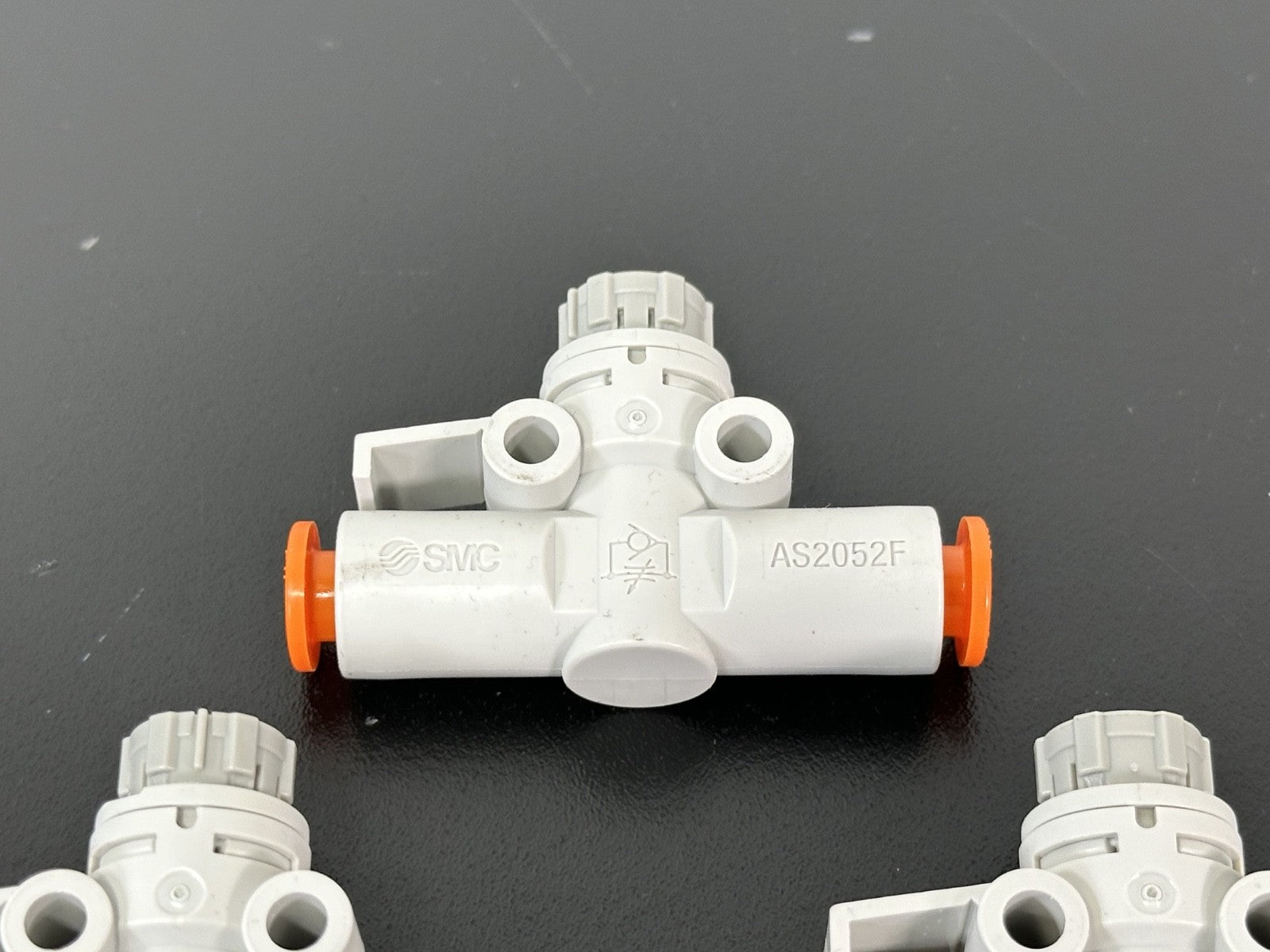 Lot of 3 SMC AS2052F Pneumatic Speed Flow Control Valves1
