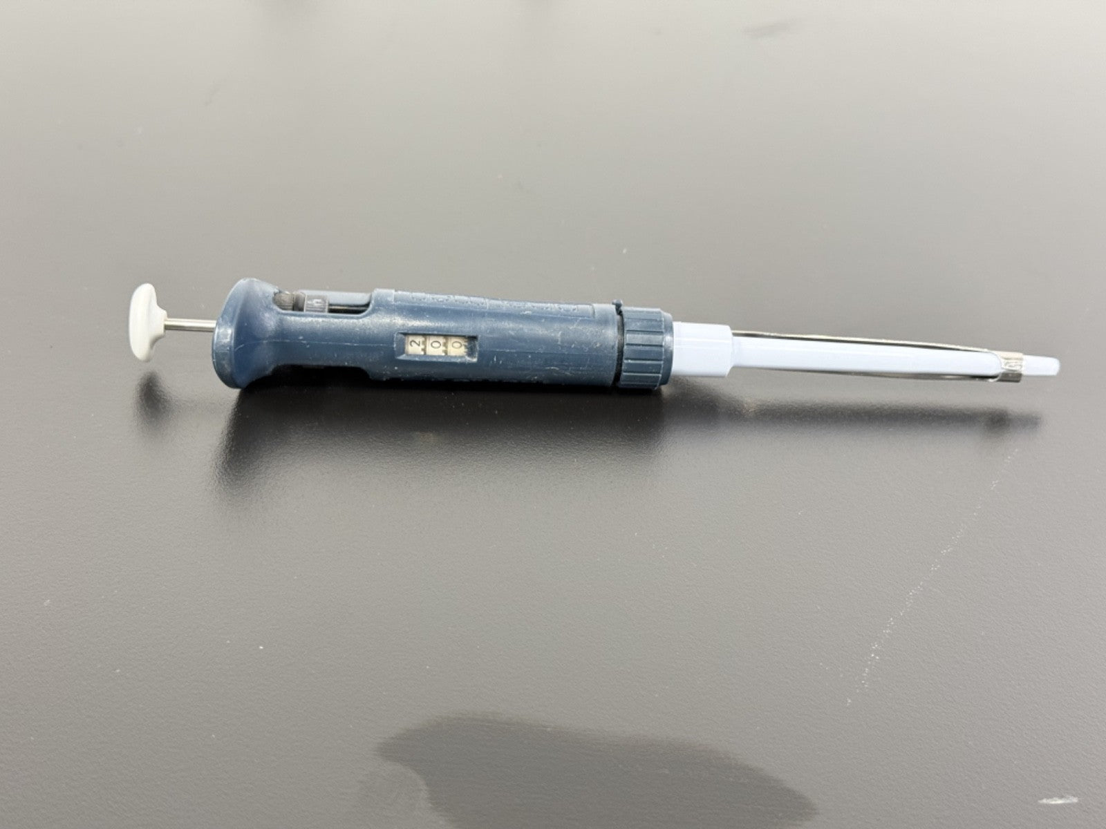 Gilson Pipetman P200 Adjustable Micropipette 20 200µL3