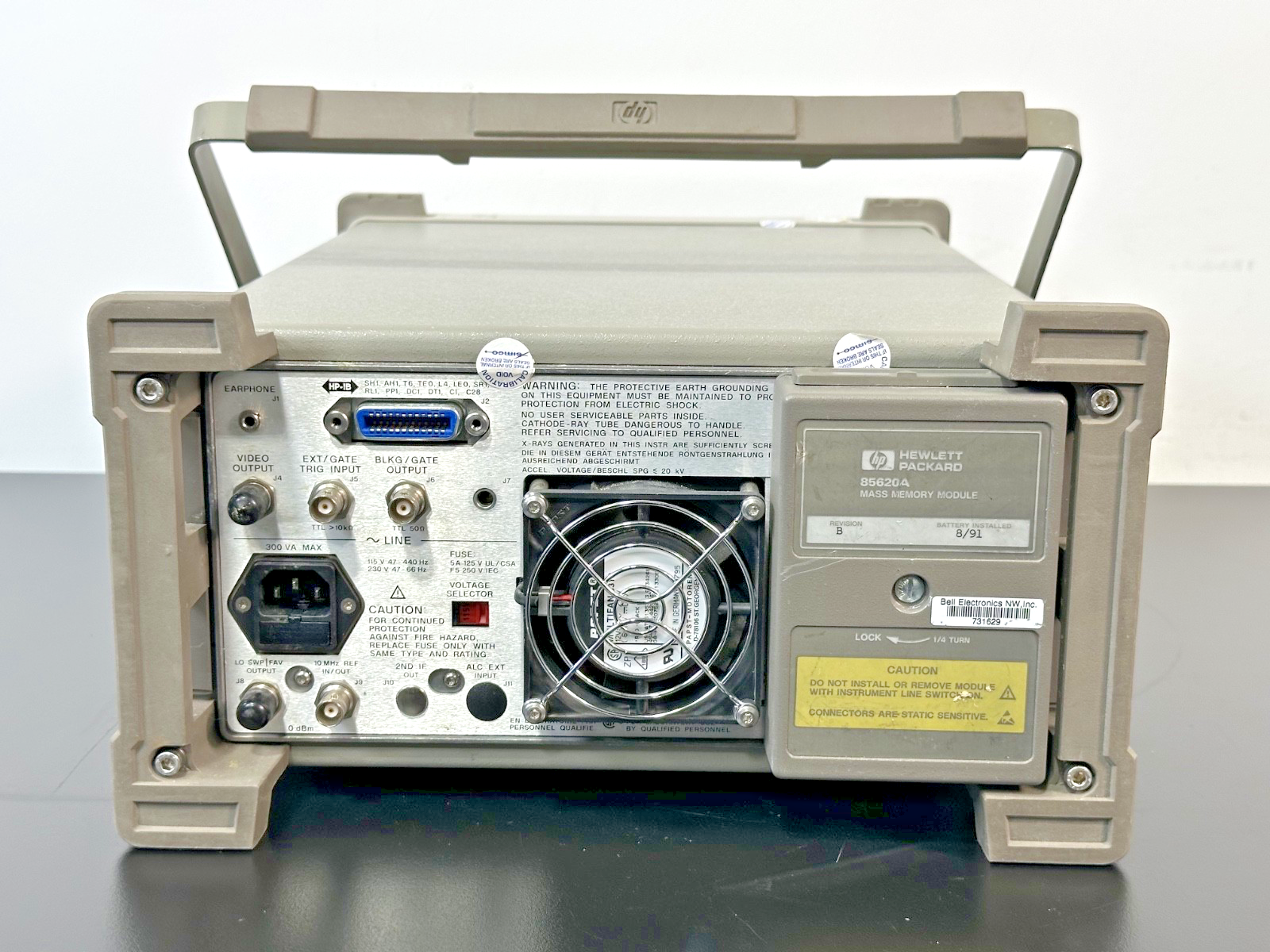 HP 8560E 30Hz 2.9GHz Spectrum Analyzer w/ 85620A Memory Module Working2