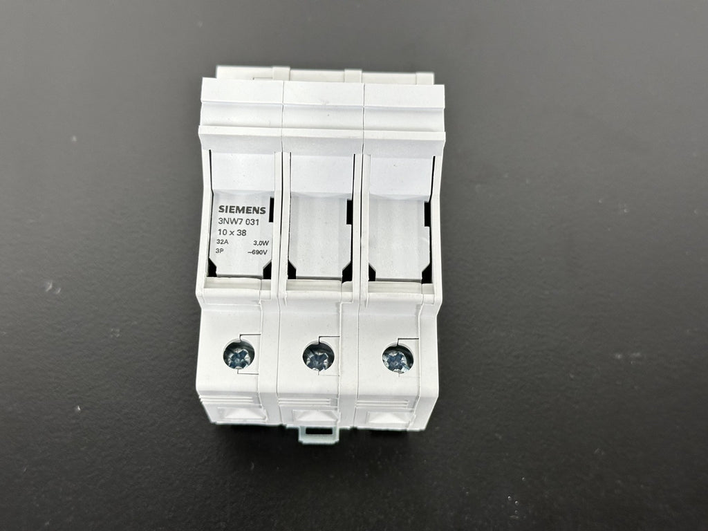 Siemens 3NW7031 3 Pole 32A Fuse Holder 10x38 DIN Rail Mount w/ Box2