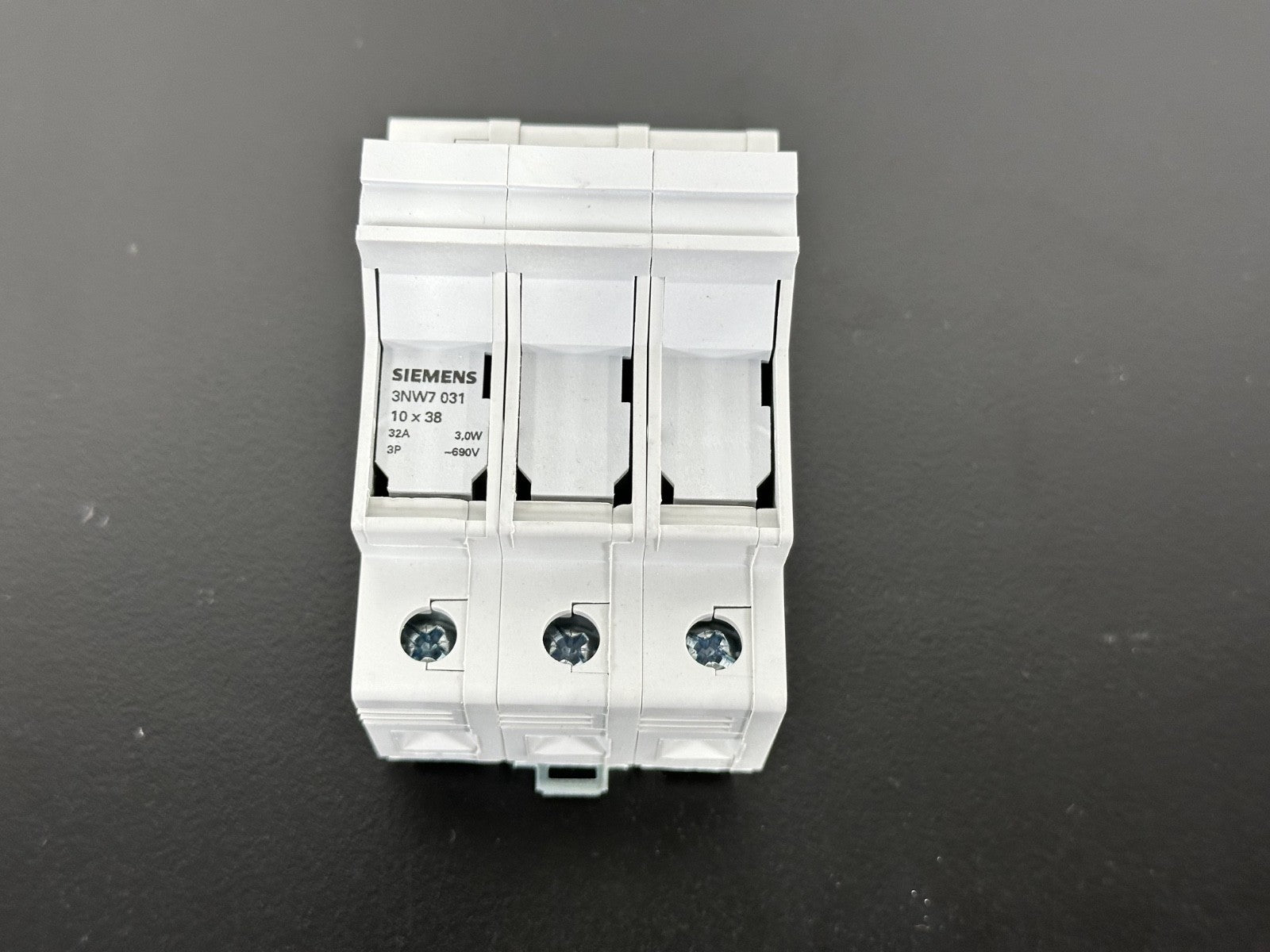 Siemens 3NW7031 3 Pole 32A Fuse Holder 10x38 DIN Rail Mount w/ Box2