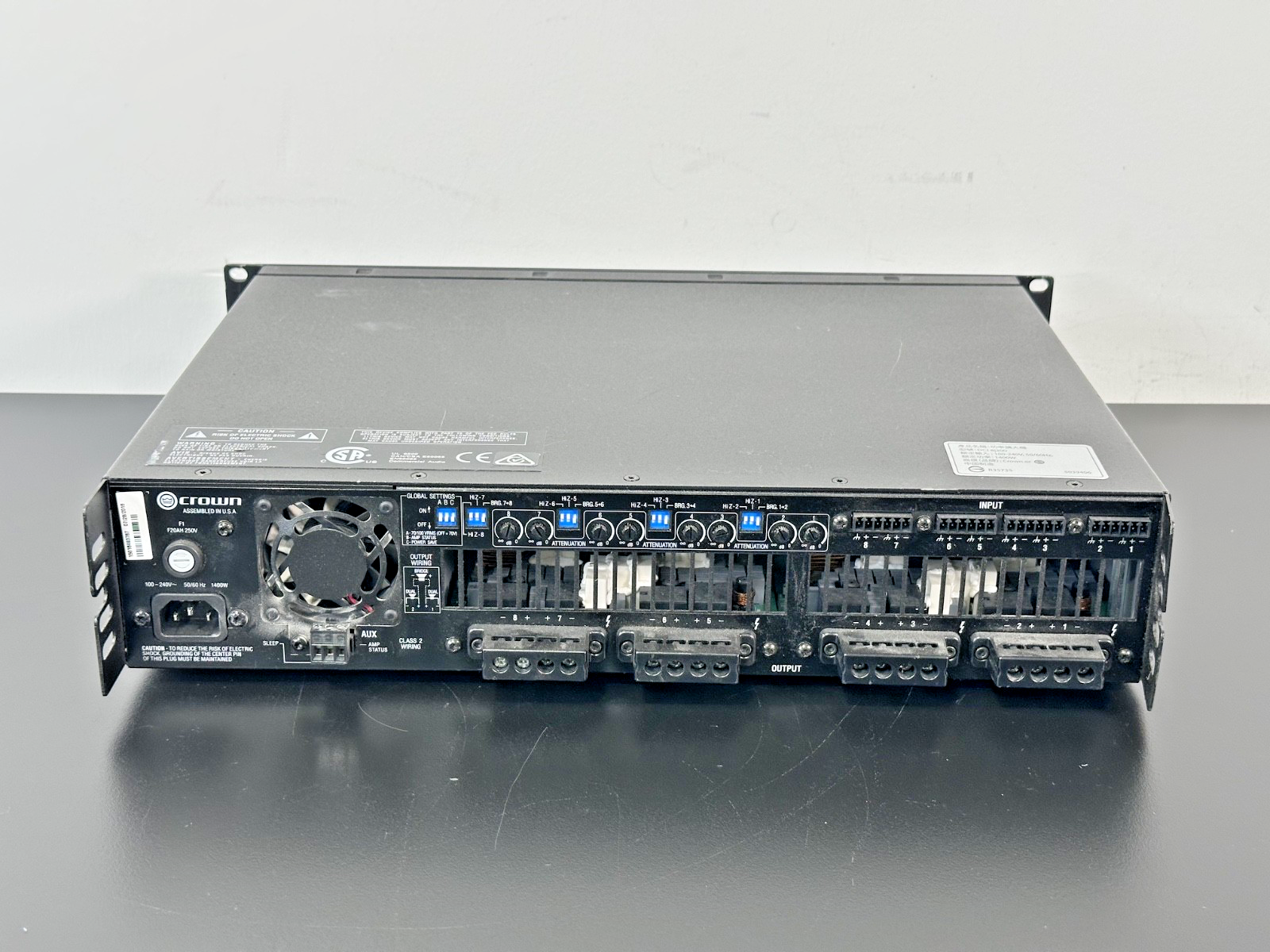 Crown DCi 8|300 DriveCore Install 8 Channel Rack Mount Power Amplifier3