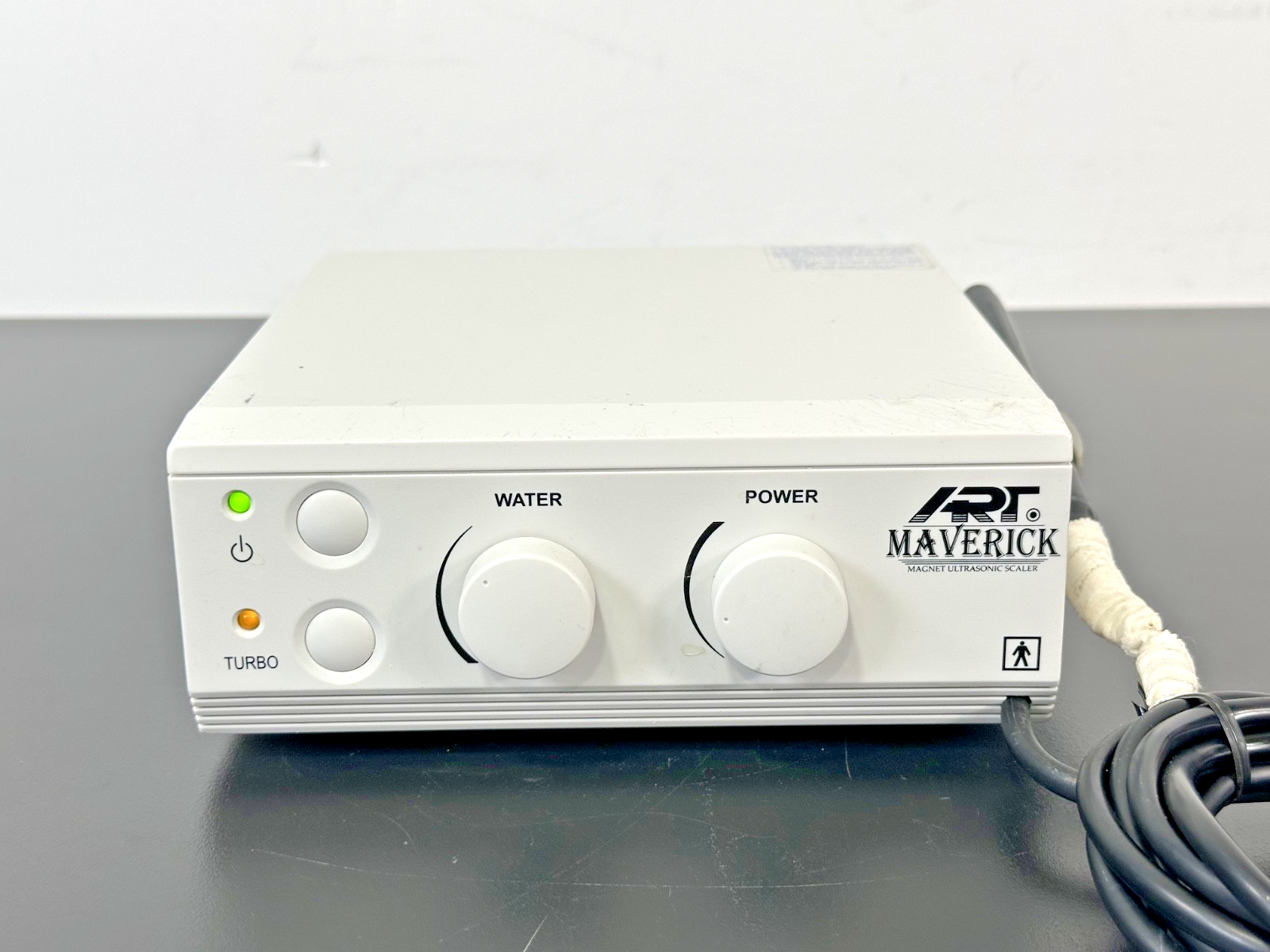 ART Maverick ART M1 25K Magnet Scaler Unit W/ Handpiece Used Powers On0