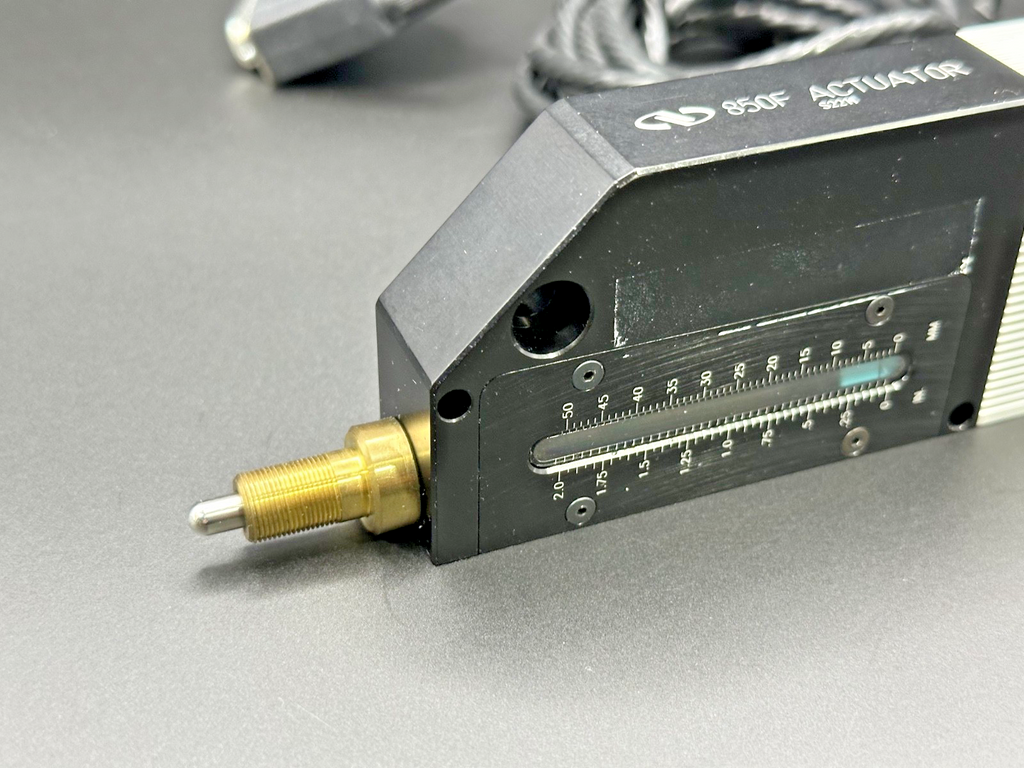 Newport 850F Motorized Precision Linear Actuator 50mm Travel Cable3