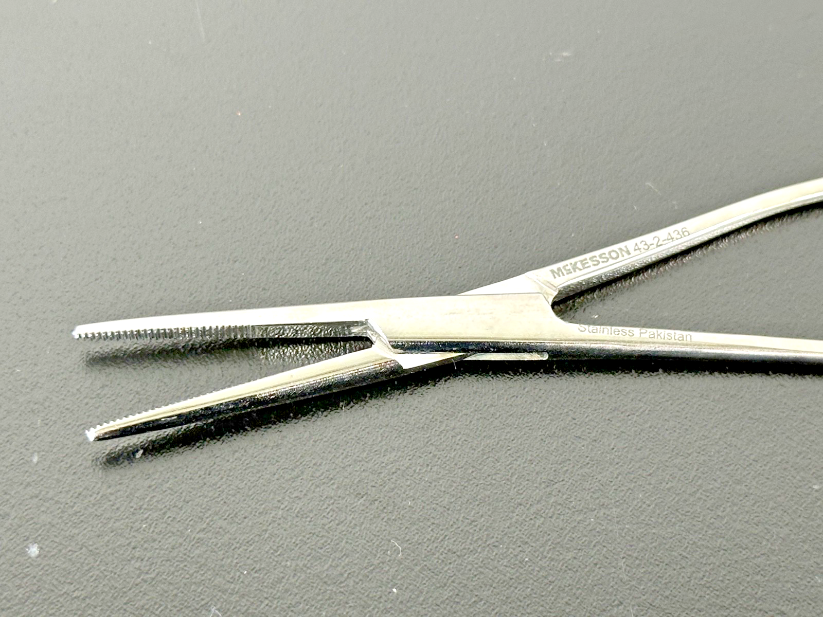 McKesson 43 2 436 Kelly Straight Locking Forceps 5.5" Stainless Steel3