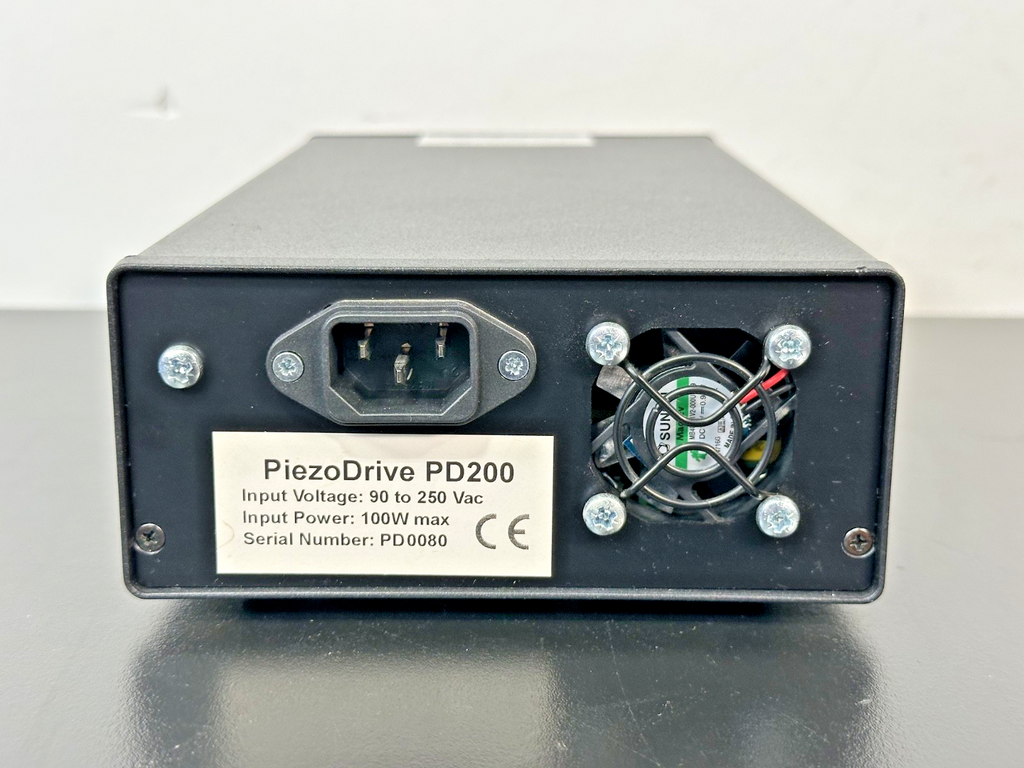PiezoDrive PD200 V100,100 60W Piezoelectric Voltage Amplifier ±100V Working1