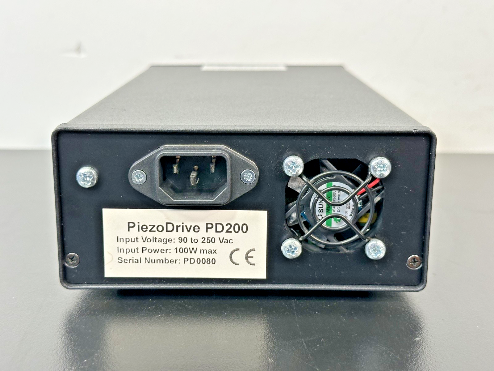 PiezoDrive PD200 V100,100 60W Piezoelectric Voltage Amplifier ±100V Working1