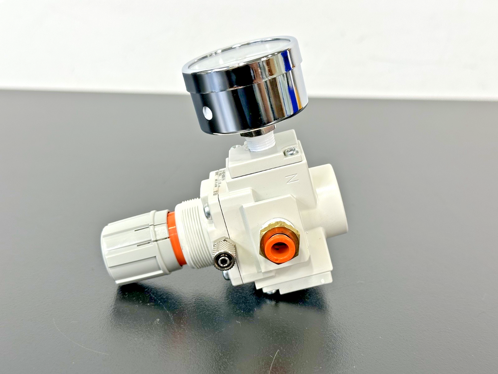 SMC 10 AR20 N02BG Z B Pneumatic Air Regulator w/ Pressure Gauge Used Untested4