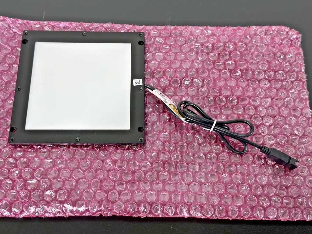 Opto Engineering LTPYR100 00 1 W 24V 24V LED Backlight Illuminator Panel0