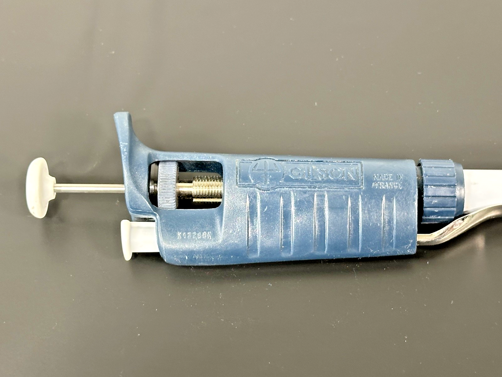 Gilson P1000 Adjustable Micropipette 100 1000µL Single Channel Pipettor2