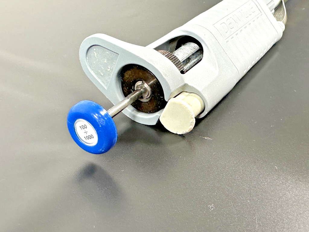 Denville Adjustable Micropipette 100 1000µL Single Channel Pipettor2