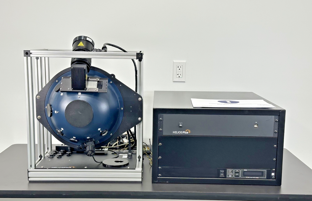 HELIOSPlus USLR V12F NMNN P 12" Integrating Sphere Light Source System Working0