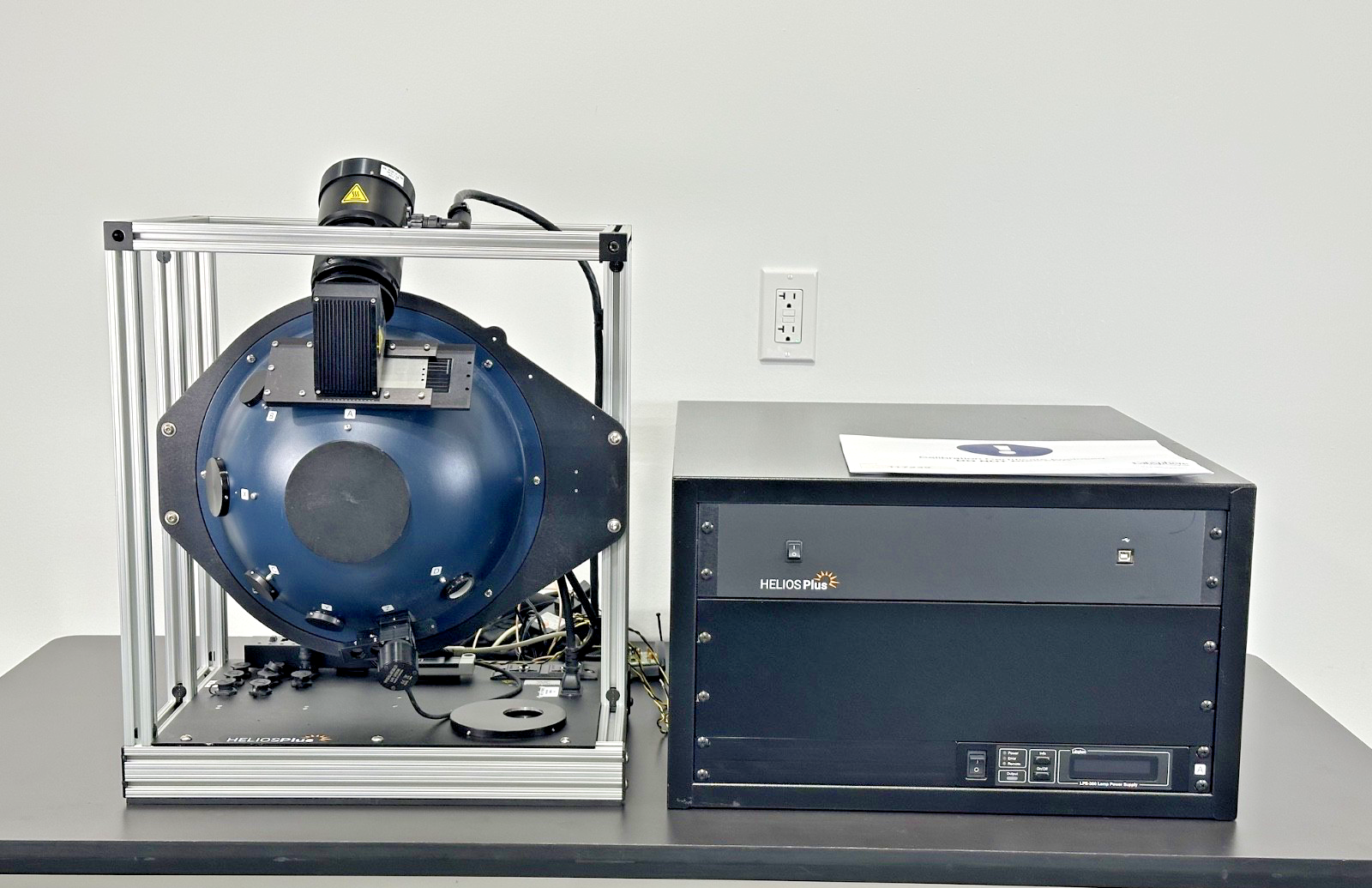 HELIOSPlus USLR V12F NMNN P 12" Integrating Sphere Light Source System Working0