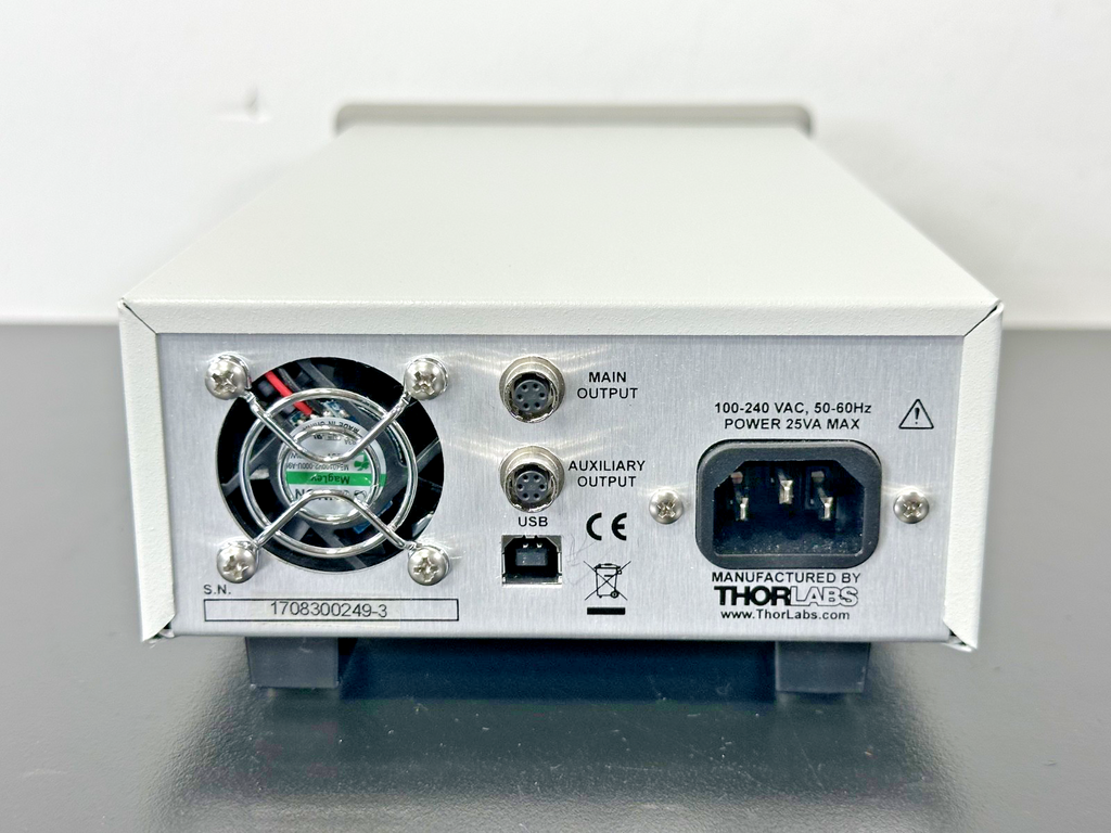 Thorlabs TC200 Temperature Controller USB Dual Output Powers On3