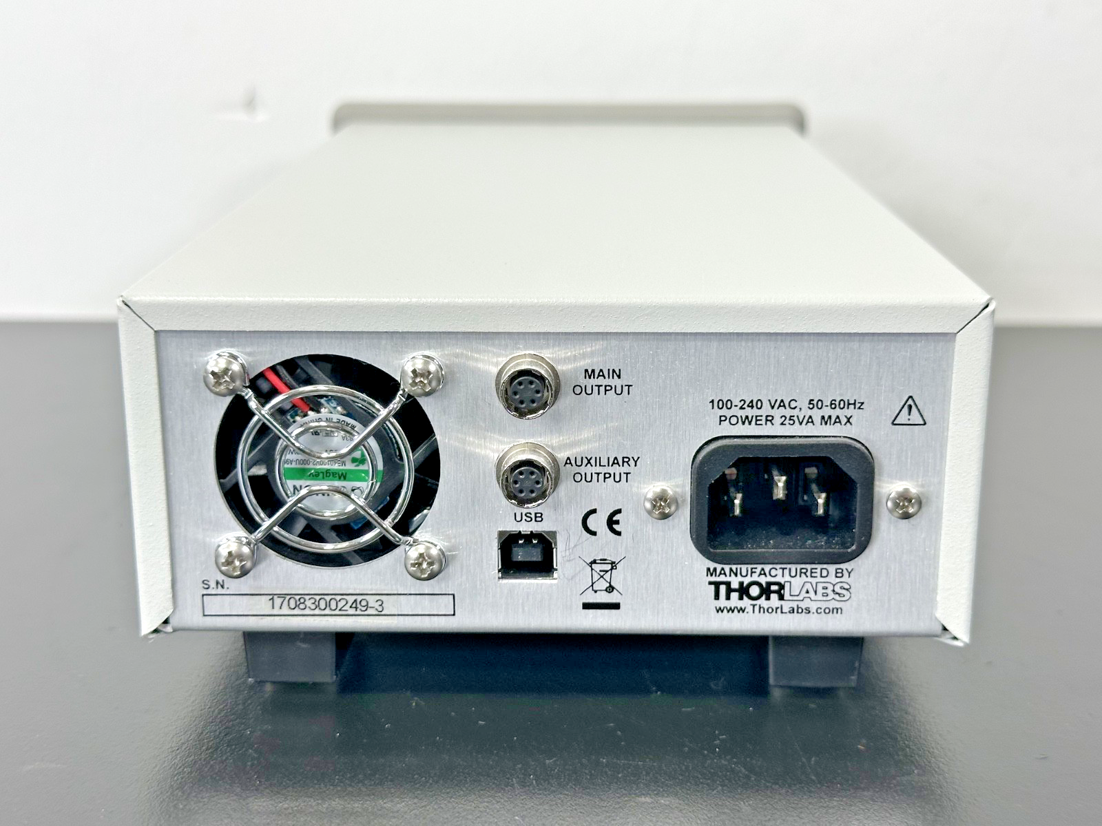 Thorlabs TC200 Temperature Controller USB Dual Output Powers On3