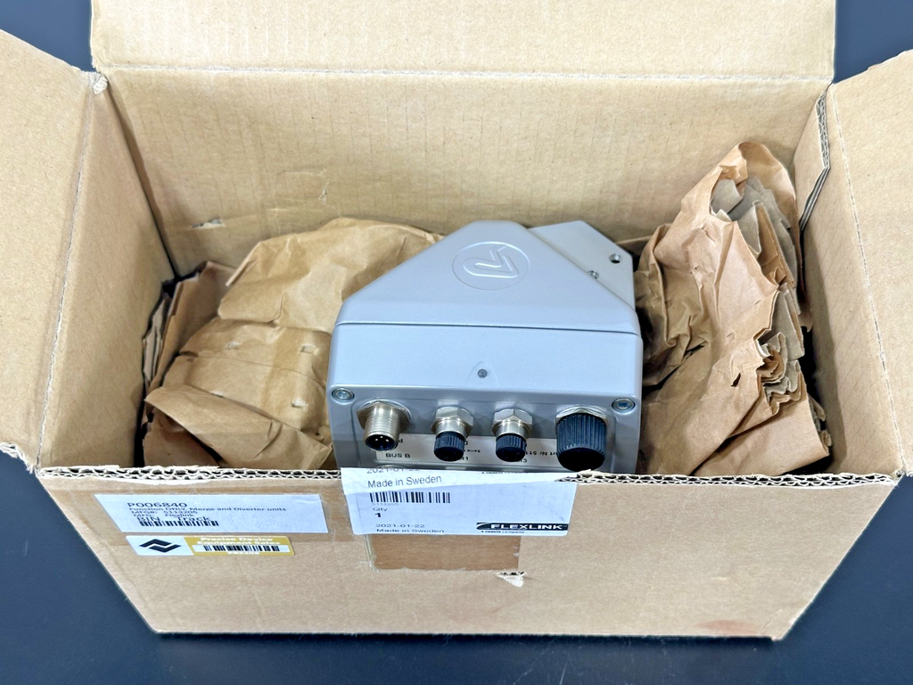 FlexLink 5112537 Conveyor I/O Junction Module Open Box3