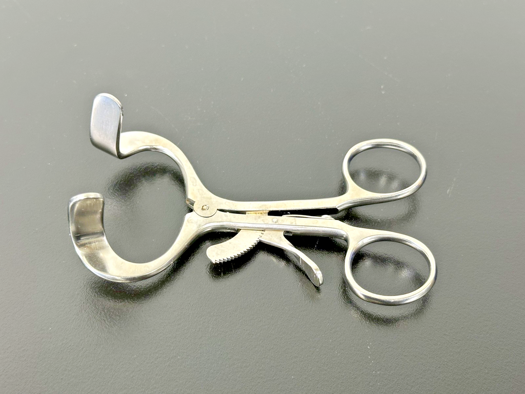 Hu Friedy MGC Molt Child Adjustable Retractor German Stainless Instrument0