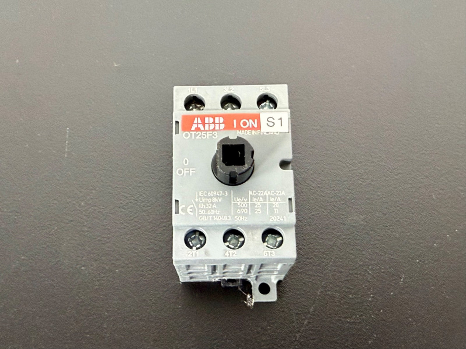 ABB OT25F3 Disconnect Switch 3 Pole 25A 600V IEC Rotary Switch0