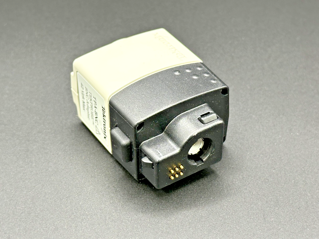 Tektronix TPA BNC TekVPI to TekProbe BNC Interface Adapter 42 Vpk Max3