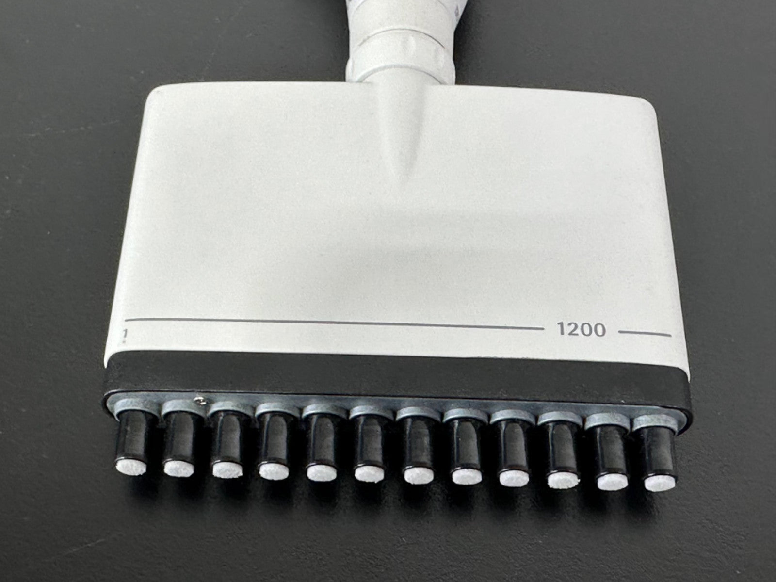 Sartorius Biohit eLINE 1200 Electronic Multichannel Pipette 12 Channel1