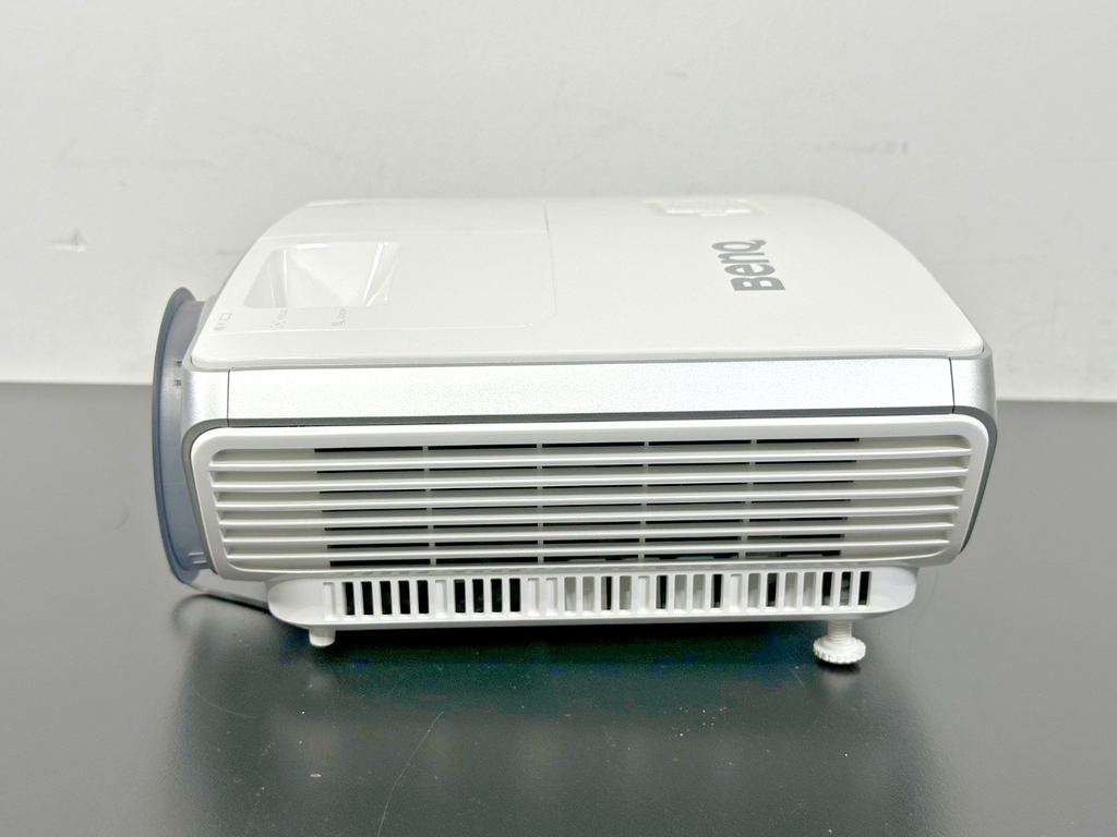 BenQ W1060 1080p DLP Home Theater Projector 2000 Lumens w/ Case Working5