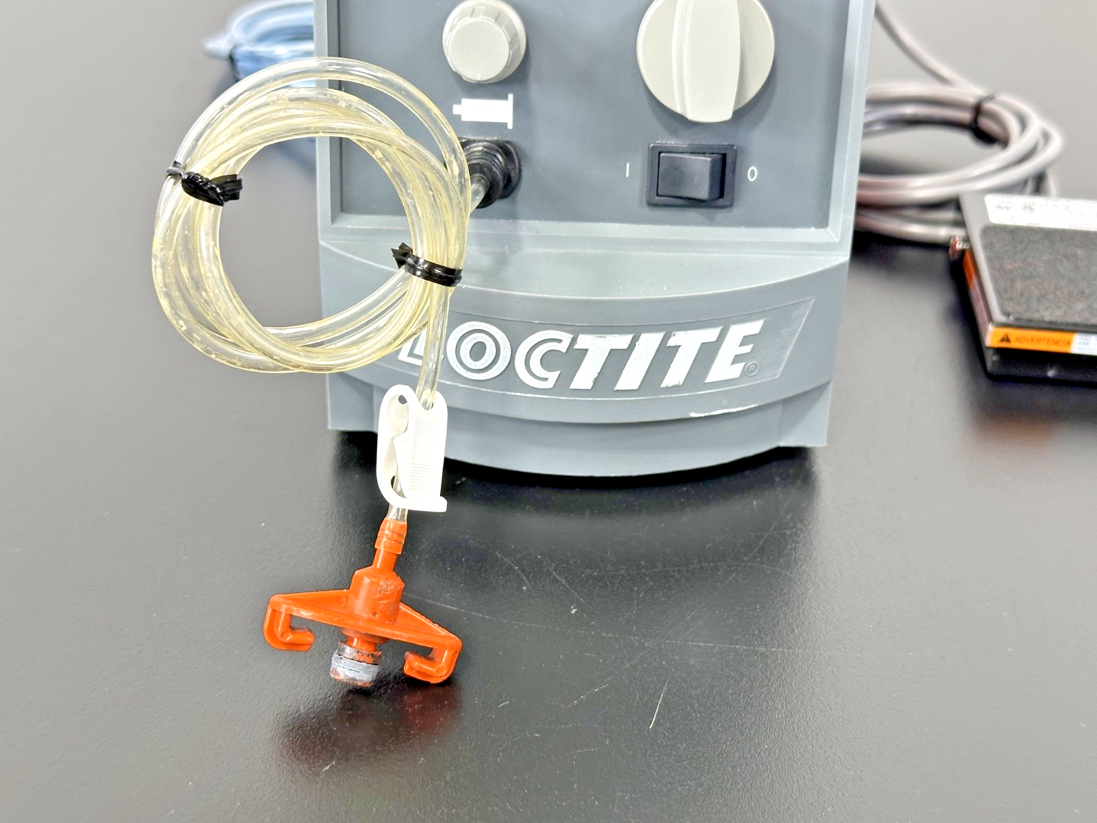 Loctite 97006 Digital Precision Syringe Dispenser w/ Foot Pedal Powers On2