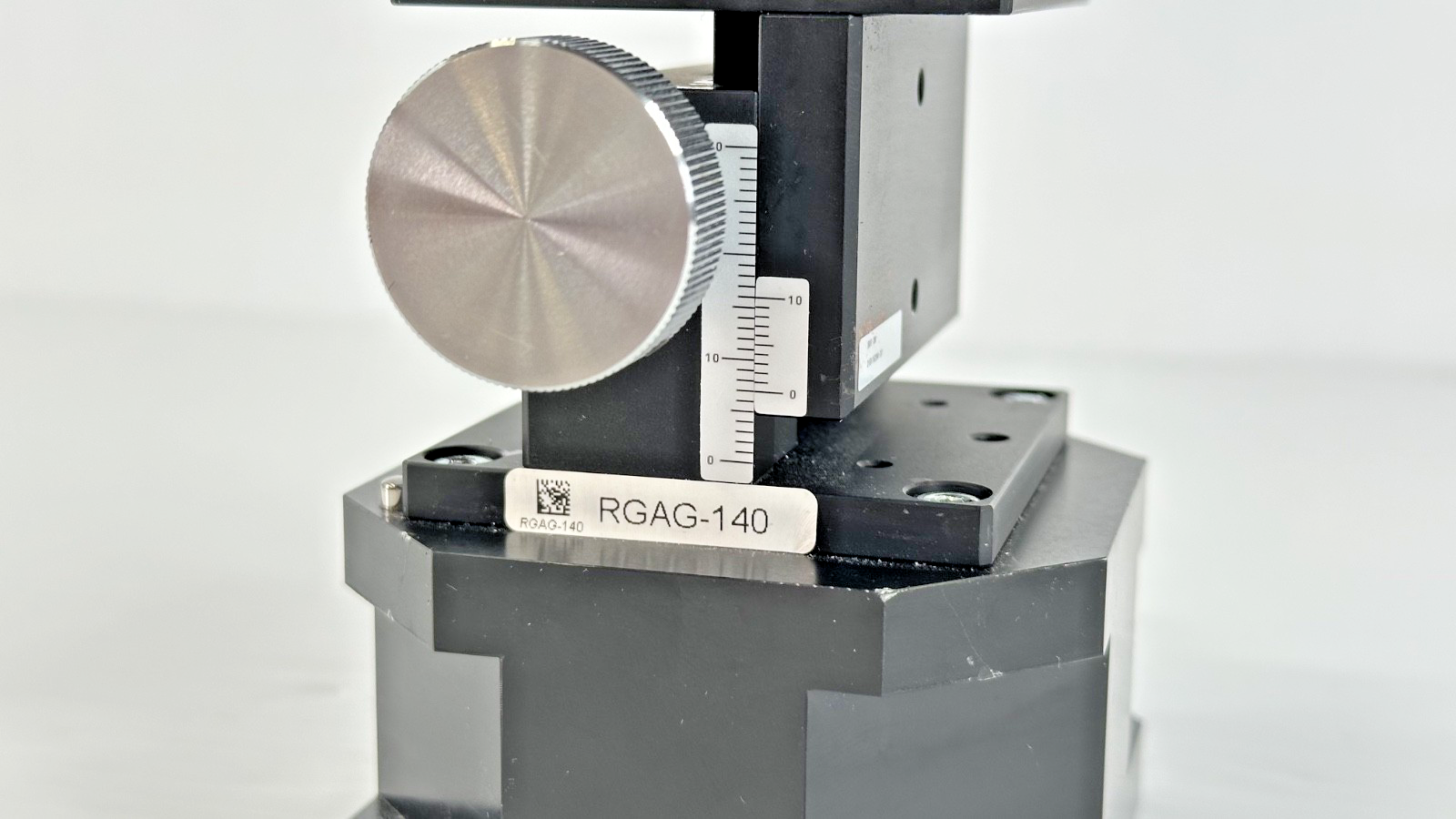 Suruga Seiki B07 3N Manual Z Axis Dovetail Positioning Stage Assembly4
