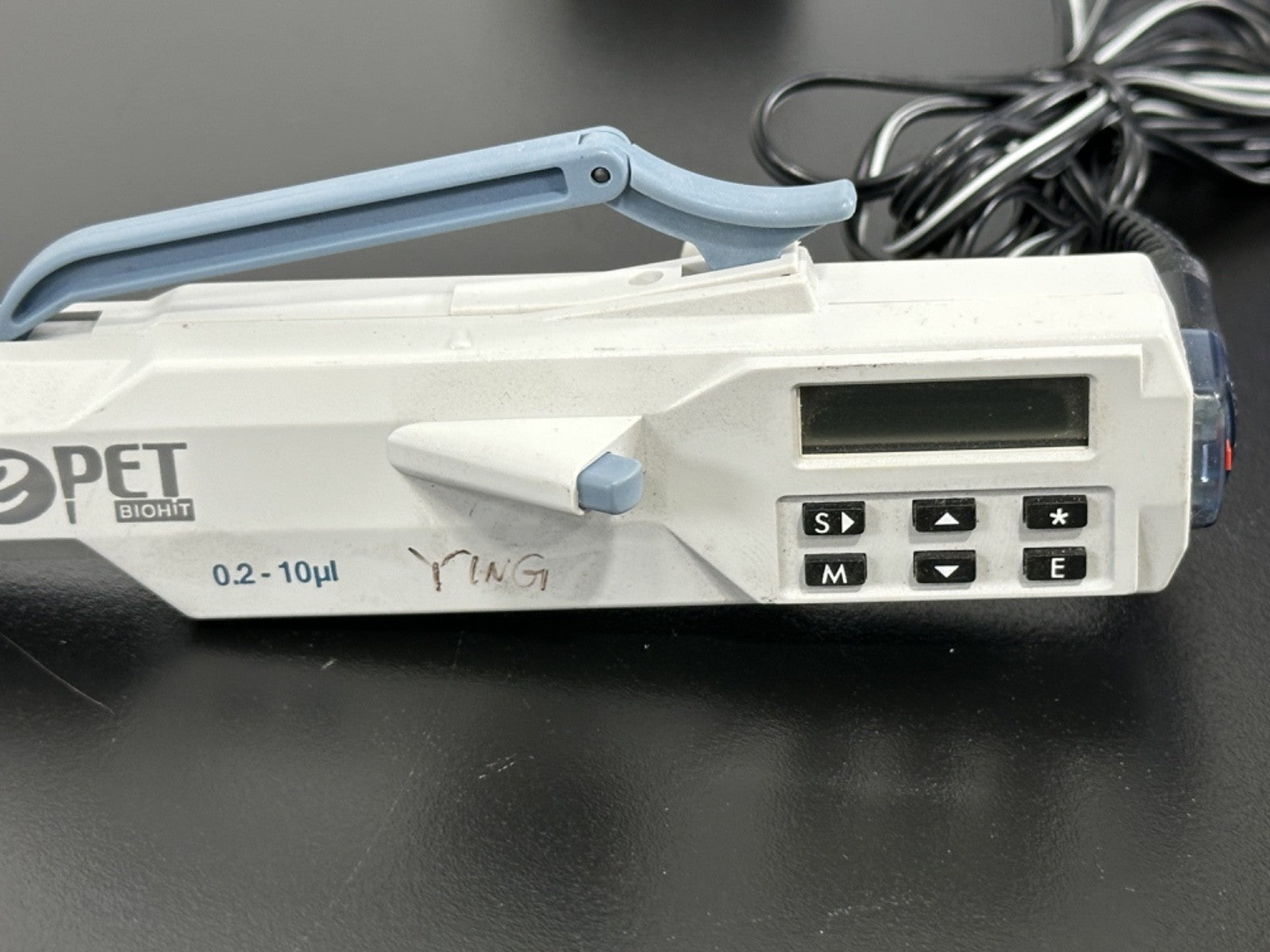 Biohit ePET Electronic Multichannel Pipette 0.2–10 µL w/ AC Adapter2
