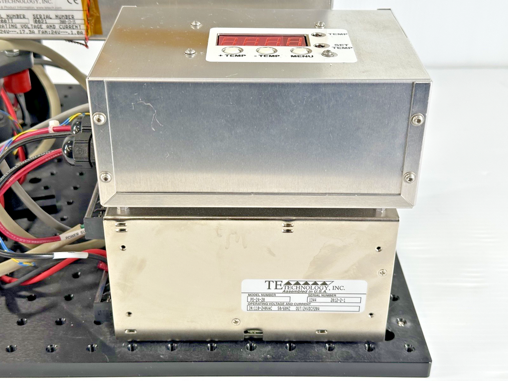 TE Technology CP 200TT Thermoelectric Cold Plate Optical Test System Working3