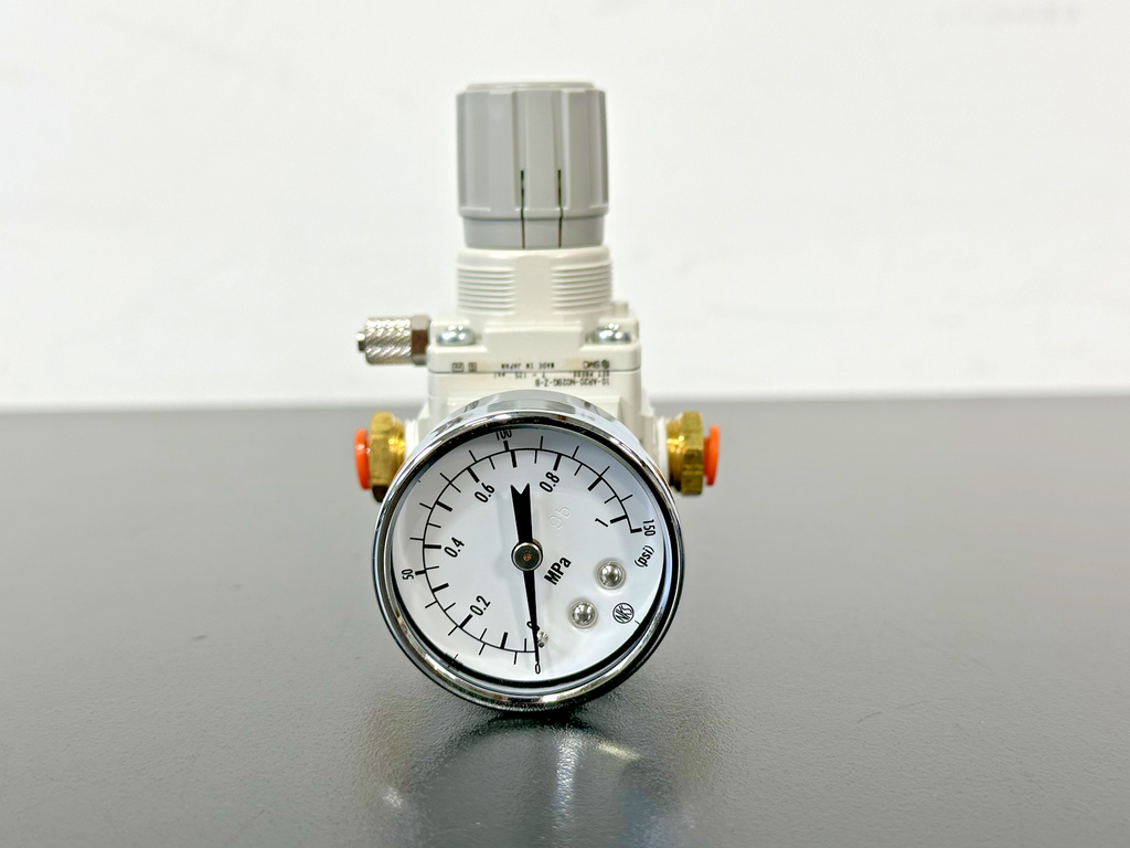 SMC 10 AR20 N02BG Z B Pneumatic Air Pressure Regulator w/ Gauge Used Untested0