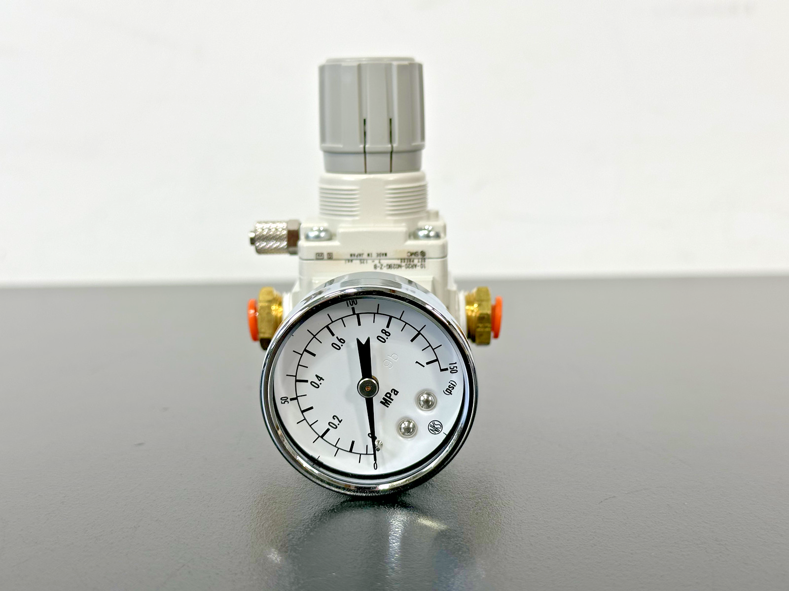 SMC 10 AR20 N02BG Z B Pneumatic Air Pressure Regulator w/ Gauge Used Untested0