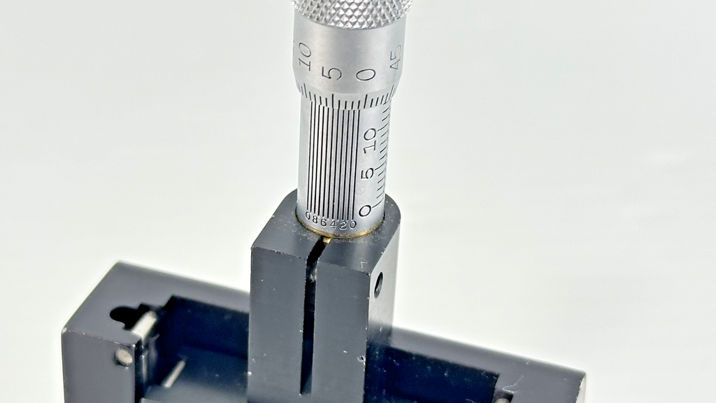 Newport M 460A Series Linear Translation Stage w/ SM 13 Micrometer4