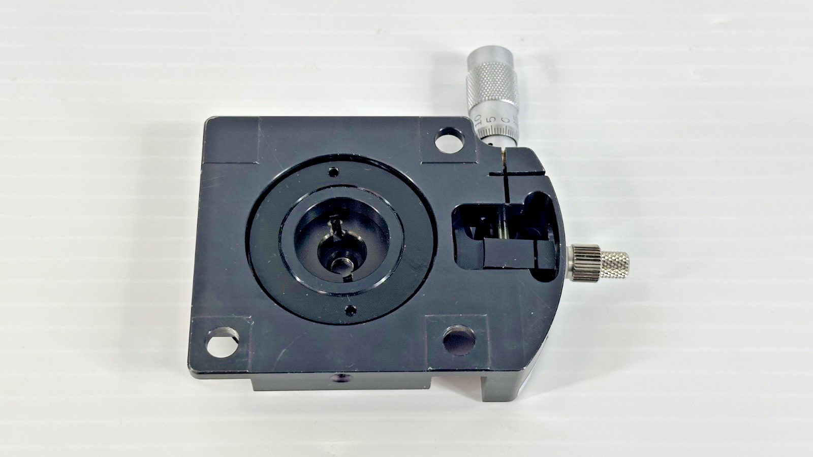 Newport M RS65 65mm Manual Rotation Stage 360° w/ Micrometer Metric1