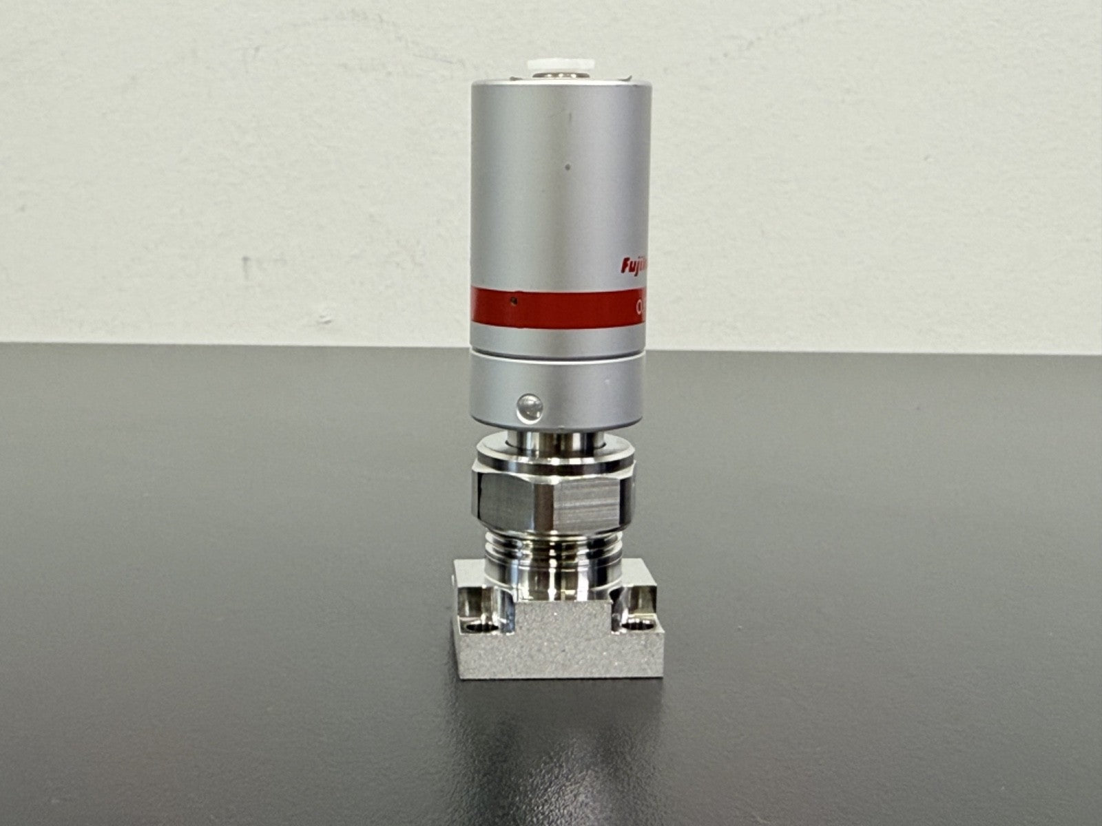 Fujikin DC2F3000 Gas Pressure Regulator Valve Type N.C. 0.6MPa Made in Japan2