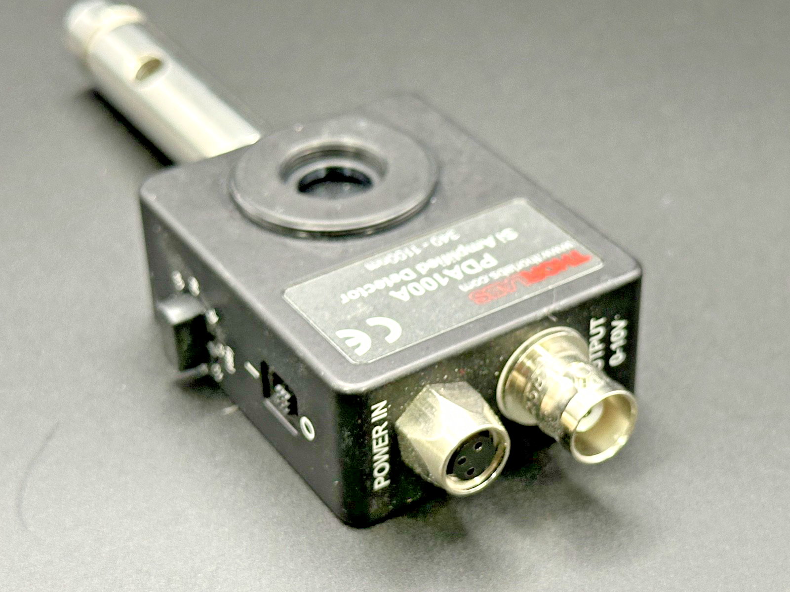 Thorlabs PDA100A Si Switchable Gain Amplified Detector 340–1100nm w/Post2