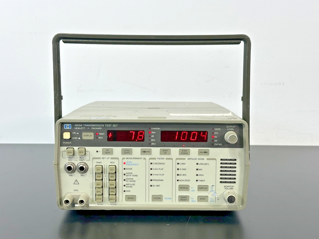 HP Hewlett Packard 4935A Transmission Test Set Opt 002 Powers on1