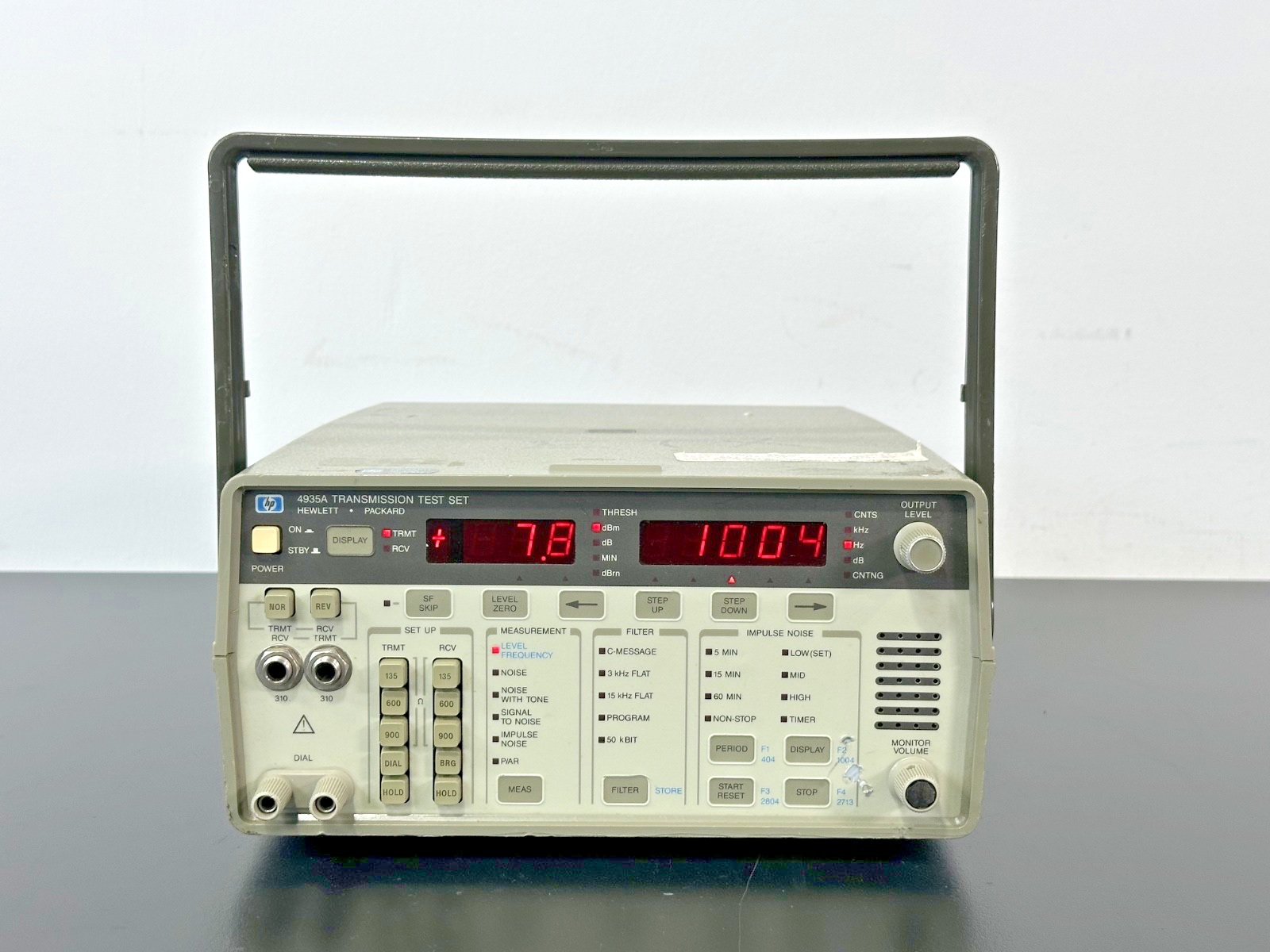 HP Hewlett Packard 4935A Transmission Test Set Opt 002 Powers on1