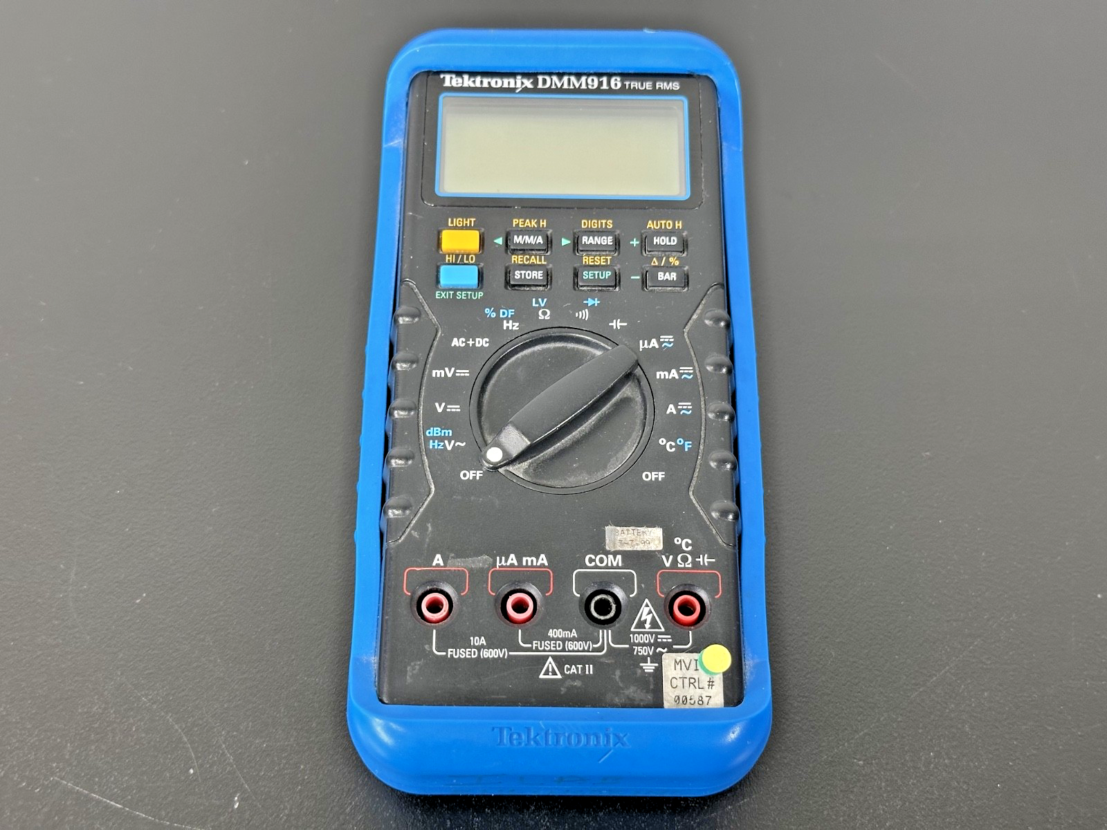 Tektronix DMM916 True RMS Handheld Digital Multimeter with Protective Holster0