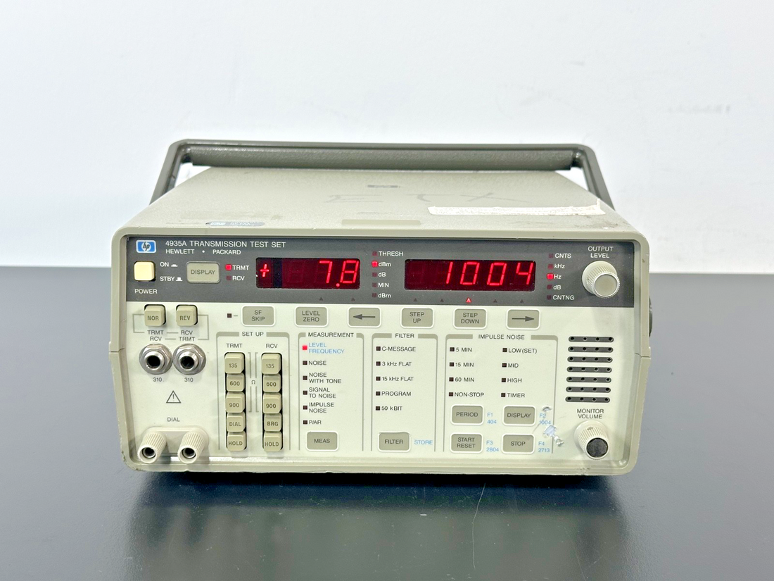 HP Hewlett Packard 4935A Transmission Test Set Opt 002 Powers on0