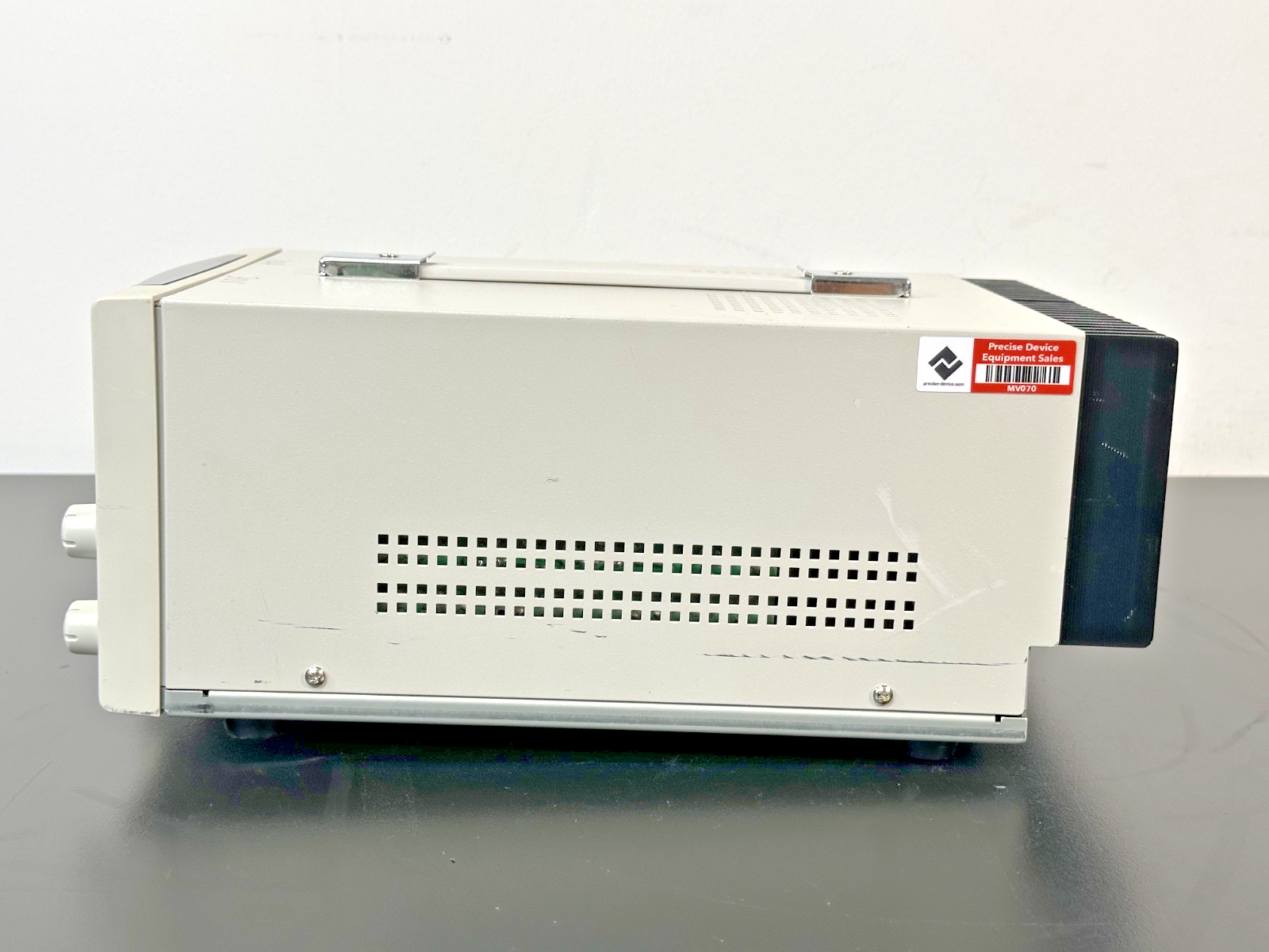 Topward 33010D 30V 10A 300W Adjustable DC Power Supply2