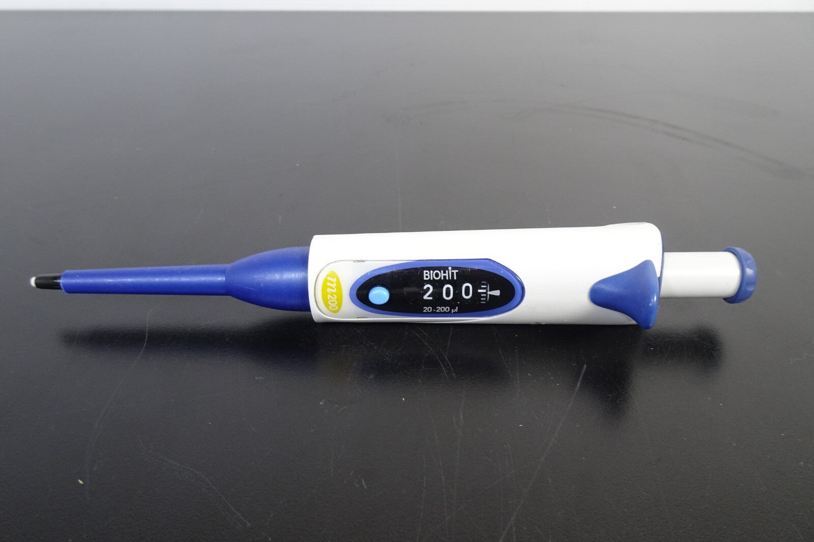 BIOHIT m200 20   200 uL ADJUSTABLE PIPETTE PIPET0
